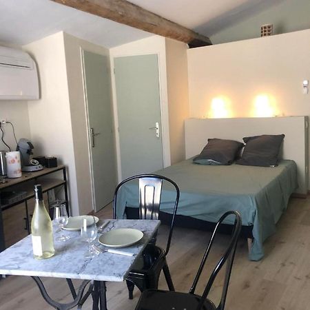 Arles: Studio De La Place Eksteriør billede