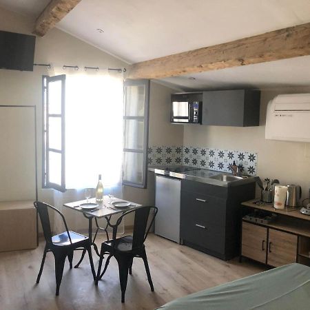 Arles: Studio De La Place Eksteriør billede