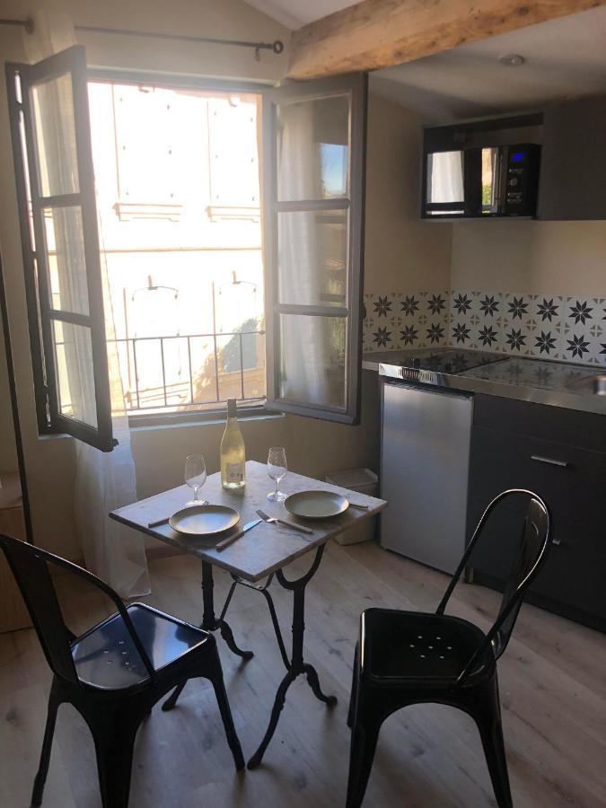 Arles: Studio De La Place Eksteriør billede