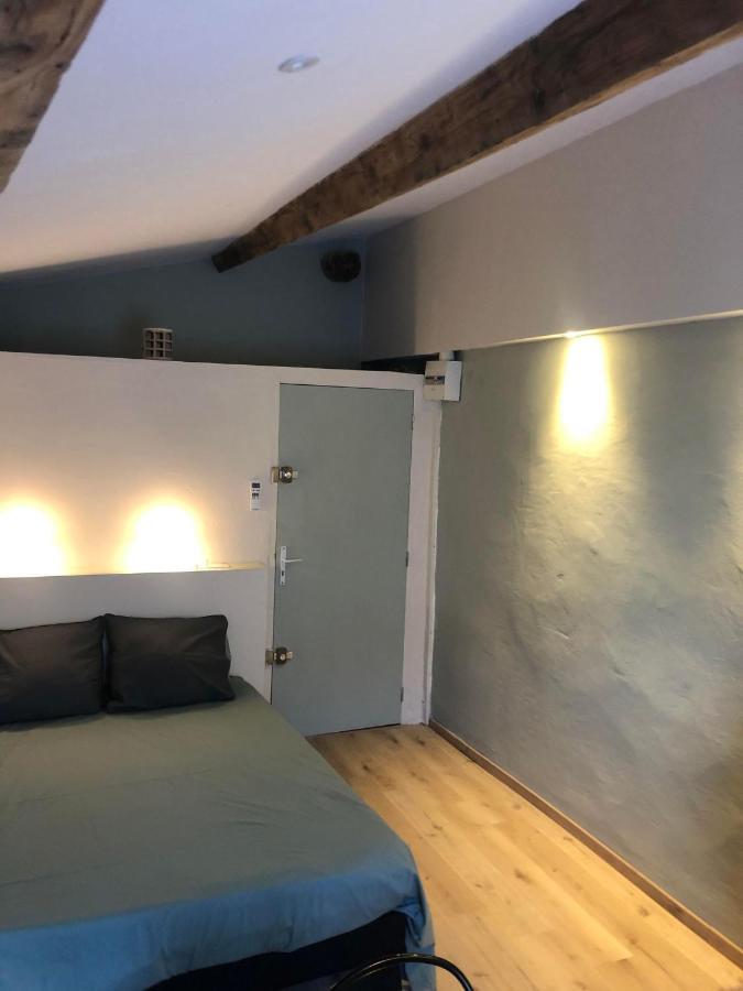 Arles: Studio De La Place Eksteriør billede