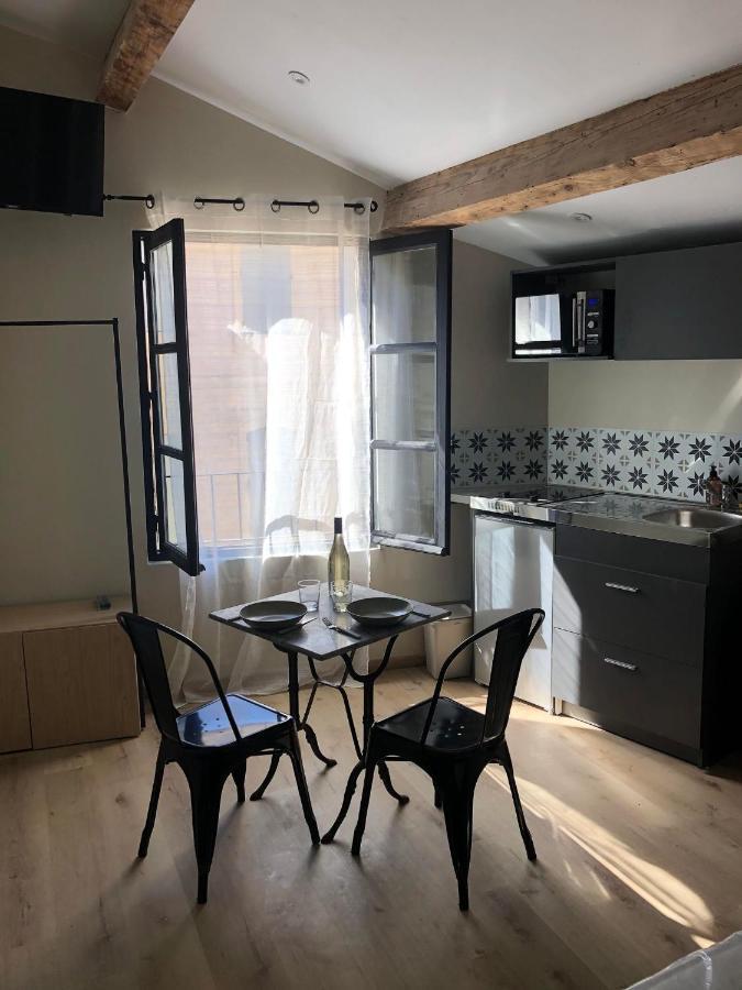 Arles: Studio De La Place Eksteriør billede