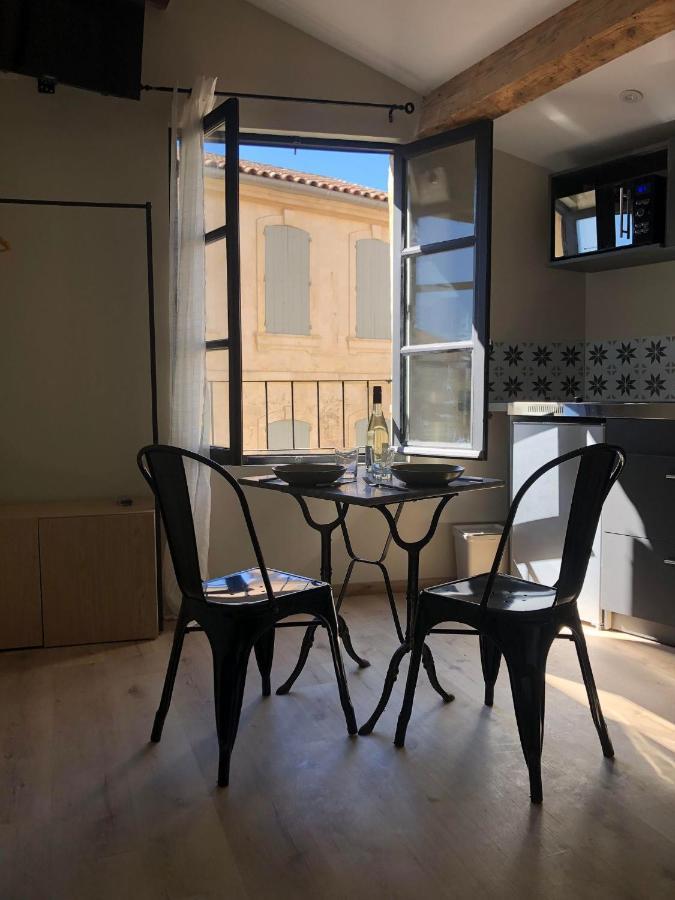 Arles: Studio De La Place Eksteriør billede